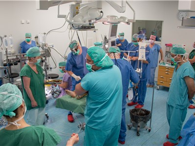 Vybudování pavilonu v areálu ústecké Masarykovy nemocnice umožní další rozvoj kardiochirurgie v Krajské zdravotní