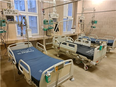 V teplické nemocnici je připraveno dalších sedm lůžek pro intenzivní péči o pacienty s nemocí COVID-19. Foto: KZ, a. s.