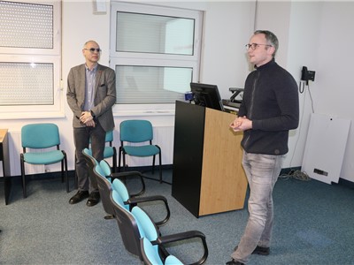 V Krajské zdravotní přednášel o simulaci v medicíně anesteziolog Michael Stern