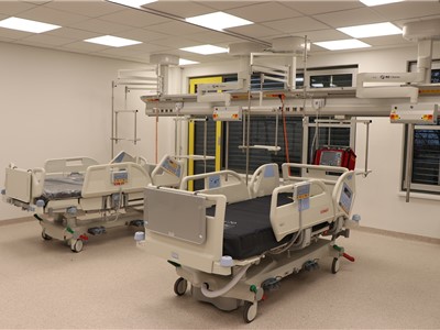 Krajská zdravotní zprovozňuje ve své ústecké nemocnici lůžka intenzivní péče pro kardiochirurgii a rekonstruovanou stanici větších dětí