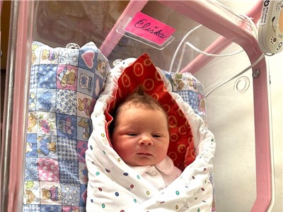 Prvním miminkem narozeným v roce 2024 v porodnicích Krajské zdravotní je Eliška, která přišla na svět v litoměřické porodnici.