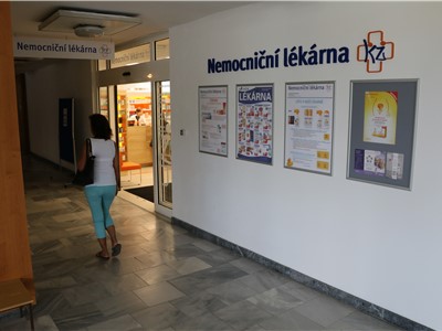 Krajská zdravotní otevřela v mostecké nemocnici lékárnu v nových prostorách