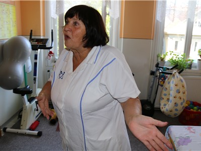 Předseda představenstva Krajské zdravotní ocenil práci denního rehabilitačního stacionáře teplické nemocnice 